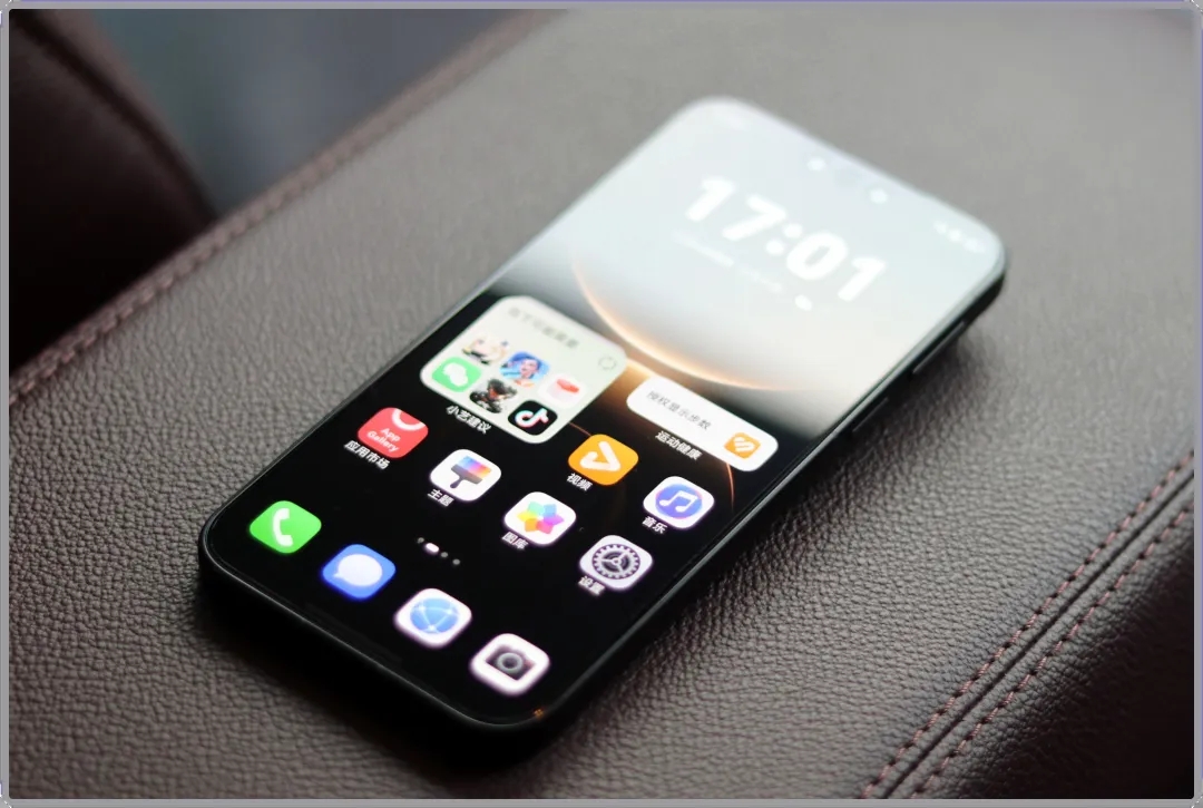 839c385aa59a74232f7f532063e50757 2026 年这 4 台国产手机封神:凭什么它们能成为 “现象级”?