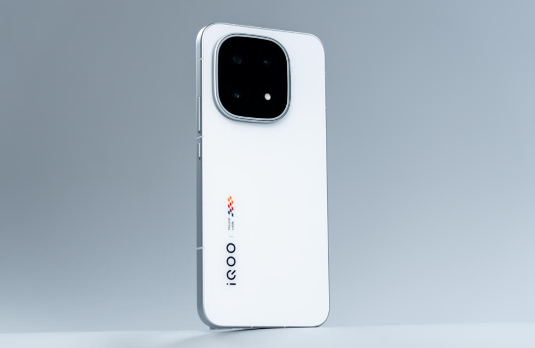 640-155 5 月逆势清流!三款512GB 大内存手机,价格终于不割普通人韭菜了