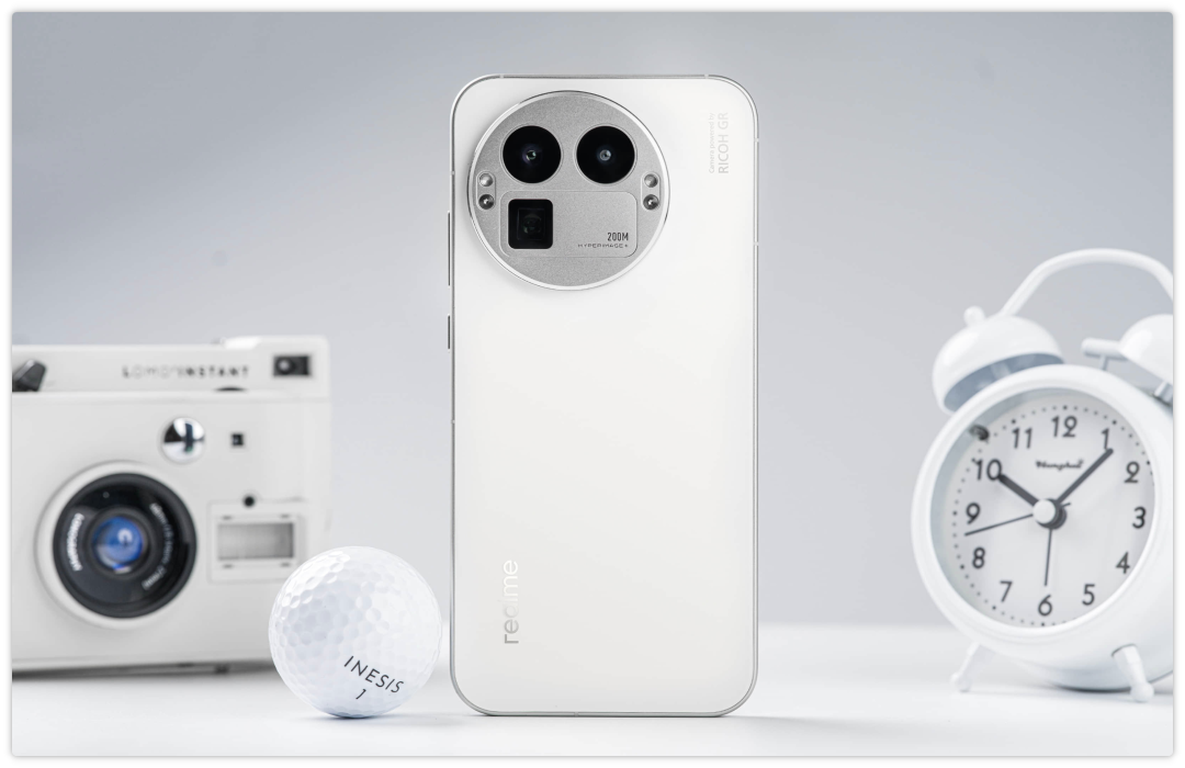 640-60 别死等最低价!三款 512GB 旗舰实测上手,当下入手刚刚好