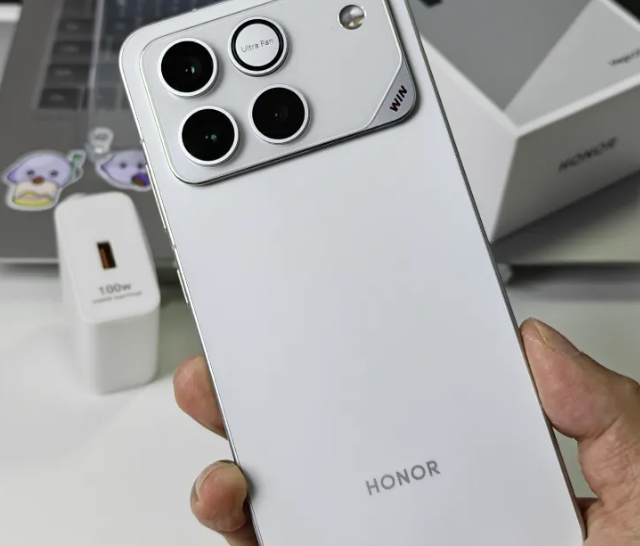 965a619c2ea48eca807b620d06c60c4c 三千档拿下 512G 大内存,这三台旗舰戳破数码定价猫腻