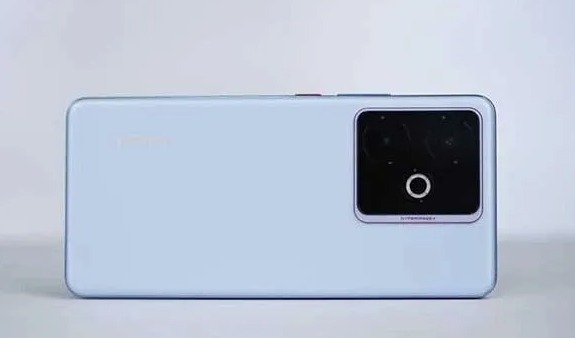 2500 元档次旗舰,能流畅用到 2032 年,本质是手机厂商的存量博弈