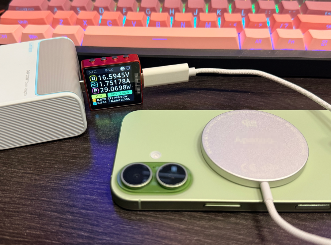640-138 告别充电孤岛!Qi 50W 通用标准落地在即,跨品牌无线快充不再龟速发烫