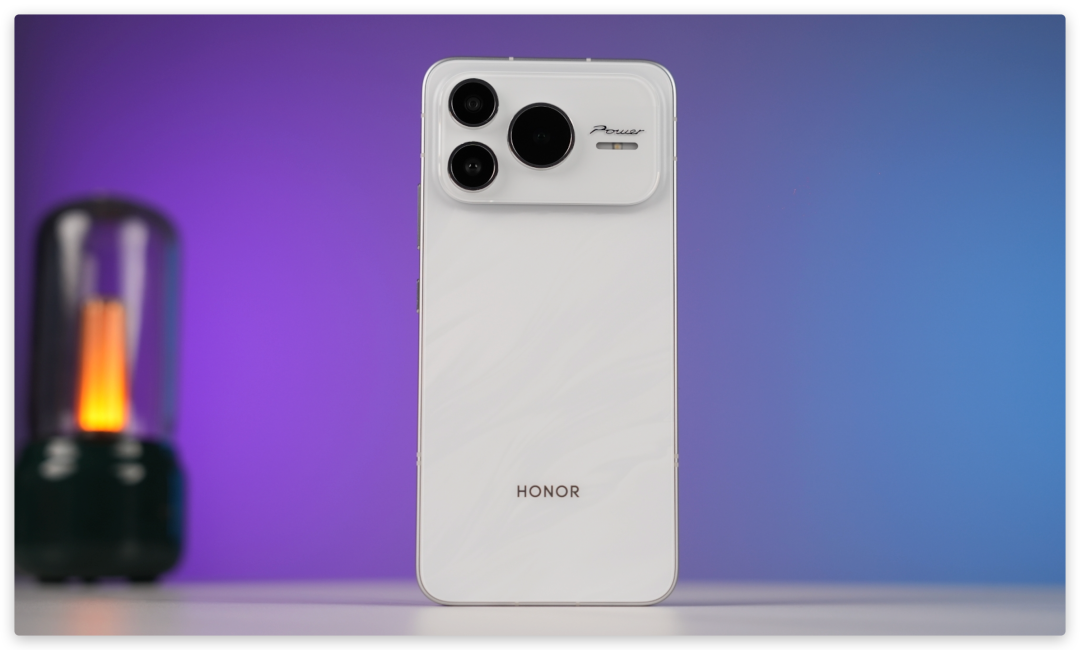 640-93 全行业手机集体涨价,唯独这 8 台直屏机死扛原价,换机抓紧抄底