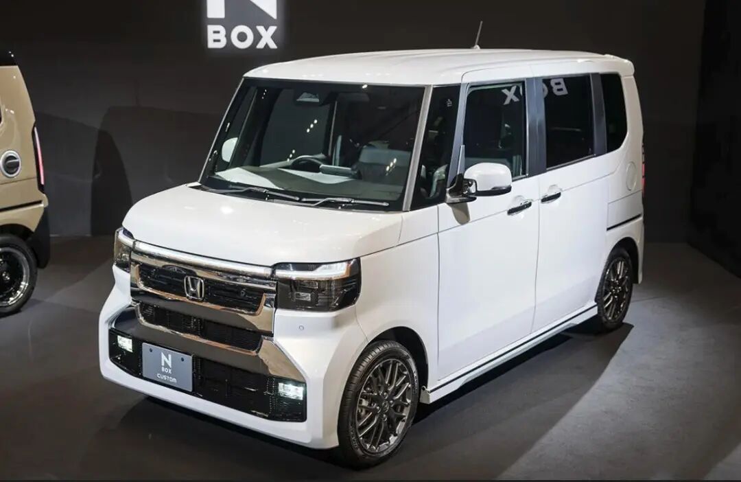 640-31 6.9 万本田小方盒!车长 3 米 4,空间比紧凑型 SUV 还能装