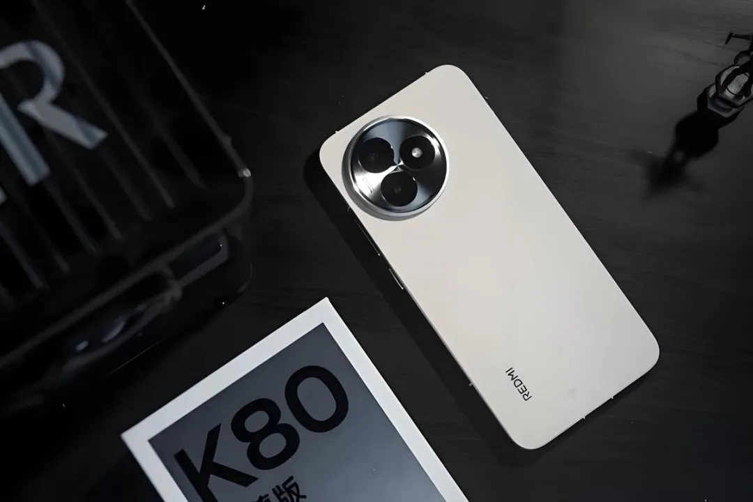 别再被曲面屏坑了!这 5 款直屏旗舰才是 2026 年真・真香机