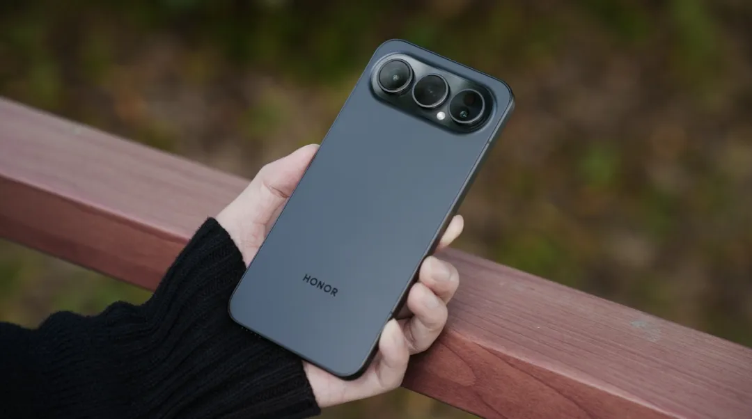 2026 惊艳全场!3 款新手机戳中年轻人,小屏高配 + AI 黑科技太顶了