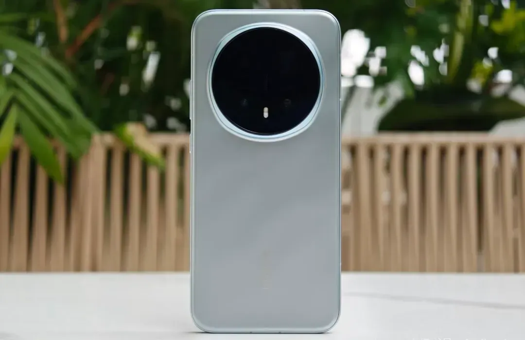 2025年信号最强的四款手机:弱网环境下的“真·刚需”之选