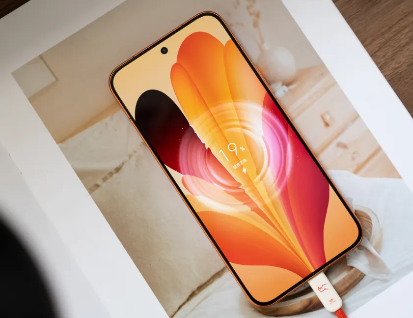 涨价潮里的清流!3 款 “性价比封神” 手机,16+512GB 价格亲民,闭眼入不亏