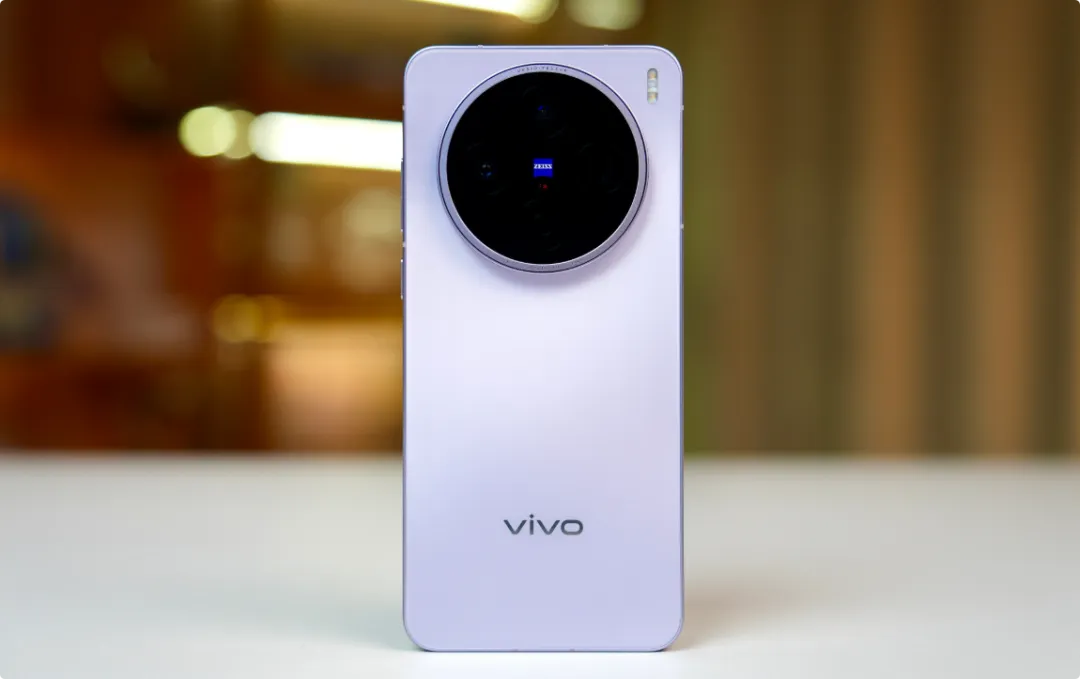 2025年手机市场最动人的变化:小屏旗舰,六款主流手机!