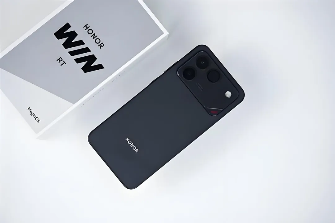 2026 中端机卷疯了!4 款配置狠货闭眼冲,骁龙 8 系 + 7000mAh 成标配,2000 多香到跺脚