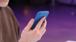 三星Galaxy S25 edge旗舰渲染图全配色曝光，超薄机身搭载骁龙8 Elite芯片