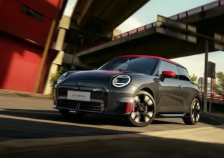 纯电MINI JCW，驾驶者之魅的电动小车体验