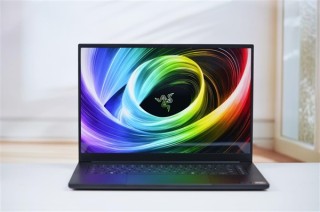 RTX 5090加持！雷蛇灵刃16 2025游戏本评测大解密，游戏利器登场！