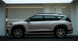 北京现代首款纯电SUV ELEXIO独特设计亮相，无激光雷达引领新潮流