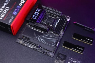华硕Z890主板性能飙升，Intel加速技术提升性能达21.8%