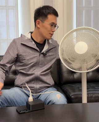 王腾改造Redmi Turbo 4 Pro，手机变身充电神器，支持电取力功能助力烧水壶与电风扇使用体验升级