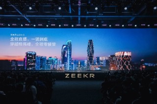 极氪车主变身测试员，深度体验揭秘