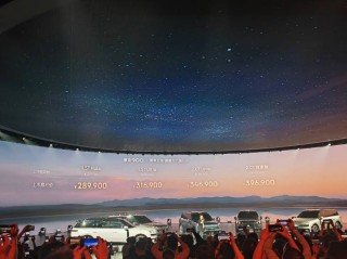 智享百变旗舰大六座SUV 领克900 上市，起售价28.99万