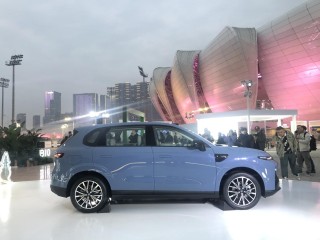 零跑B10预售启动，双续航版本预售价低至10.98万起
