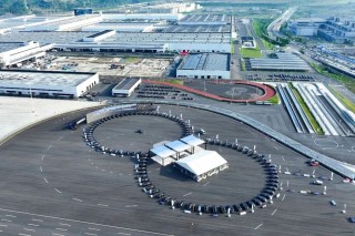 问界M8全国交付启动，速度、态度、力度——三大制胜法宝引领车市新篇章