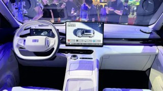 『上海车展热门车型对决，零跑B10、元PLUS、银河E5与海狮05，哪款更值得购买？』