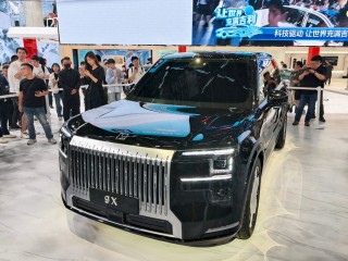极氪9X登场引热议，情感共鸣成焦点？