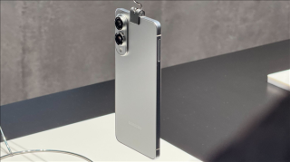 三星Galaxy S25 edge邀请函曝光，全新旗舰，骁龙8精英体验来袭，5月13日发布，打破记录的超薄设计震撼登场！