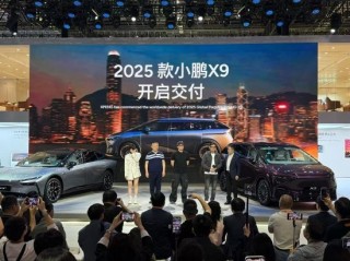 TVB版天龙八部鸠摩智角色演员成为小鹏X9首批车主，经典与现代科技的跨界碰撞