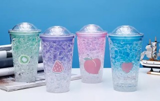 谁在买3.5元一杯的冰 冰杯已然成为热卖单品