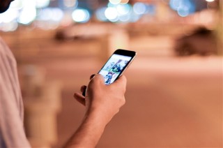 国产旗舰手机续航迈入新纪元，8000mAh时代挑战iPhone！