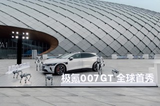 极氪007GT，街头焦点，极致炫酷