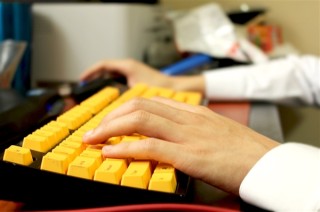 DeepSeek R2重磅来袭，成本锐降97%、华为芯片性能飞跃，AI领域革新期待爆棚！