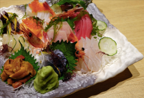 老伯一年四次食用鱼生引发肝吸虫感染，胆管内寄生虫大量滋生警告标题