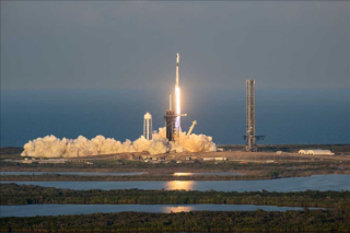 SpaceX猎鹰9号成功完成运输者13号任务，创两项航天里程碑成就