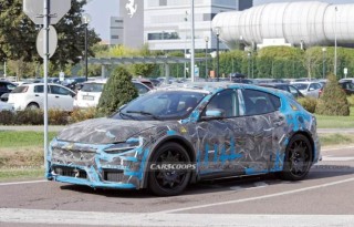 法拉利首款电动SUV Elettrica十月亮相，开启未来驾驶新纪元！