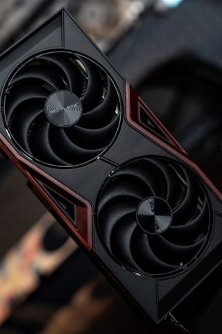 七彩虹战斧RTX 5060 Ti甜品级门将显卡上市，原价款惊喜开售！