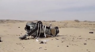 捷途自由者高空坠落奇迹揭秘，外壳破碎背后的安全气囊未启动之谜与乘客安全真相！