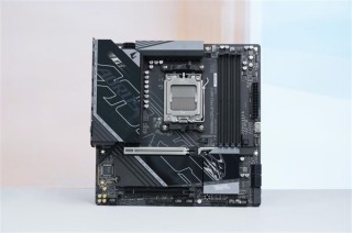 技嘉B850M AORUS PRO WIFI7主板图赏，锐龙9000系列的完美搭档，甜品座驾深度体验