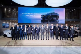 长安马自达MAZDA EZ-60全球首秀，驭电新境，电动未来启程