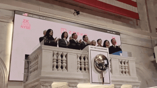 李书福回应极氪汽车美股退市突发情况，应对策略与未来展望