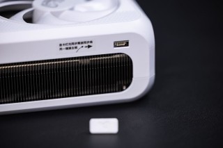 高端发烧玩家的白色恋人! AX电竞叛客RTX 5090 D X3W显卡开箱