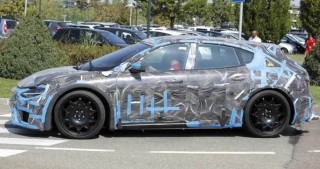 法拉利首款电动SUV Elettrica十月亮相，开启未来驾驶新纪元！