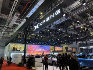 小鹏在2025上海车展，AI引领出行革命，革新世界！