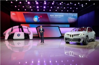 宝马新世代车型，AI超感座舱与智能驾控的完美融合