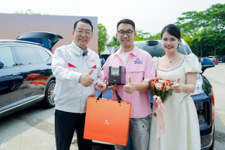 广汽集团董事长亲自交付新车，昊铂引领行业瞩目！