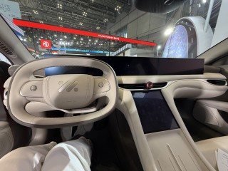 智己L6黑科技揭秘，吸引Model 3车主暗中试驾体验