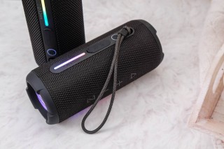 户外旅行神器，音质炸裂、续航超久、防水防尘并带氛围灯，旅行必备装备！