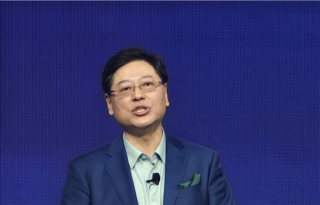 联想发布端侧AI新技术，PC本地推理能力与OpenAI-mini相抗衡