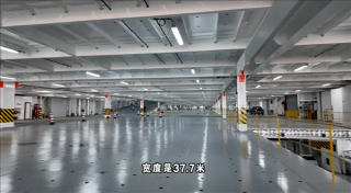 全球最大比亚迪深圳号内部探秘，宽敞如地下停车场