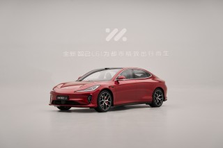 智己L6顶配预售开启，全系搭载灵蜥数字底盘2.0技术，开启智能出行新篇章